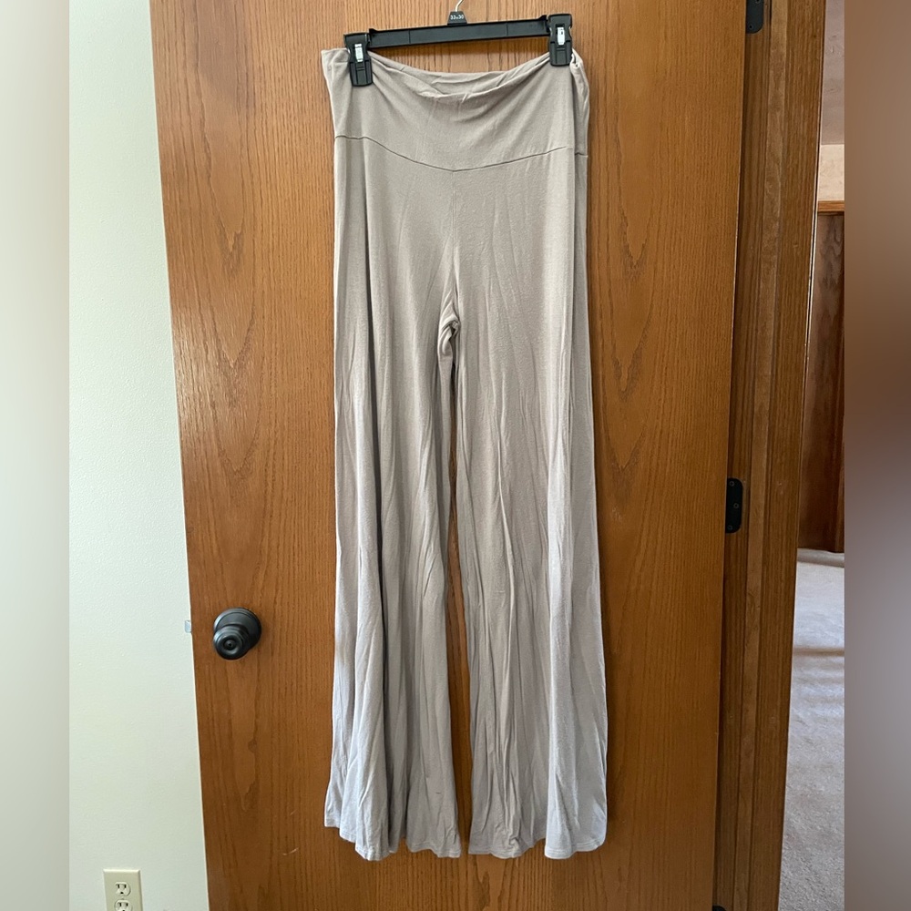 228 Johnny Pants. Size XL. Beige. GUC. Wide leg. Super soft and comfy.